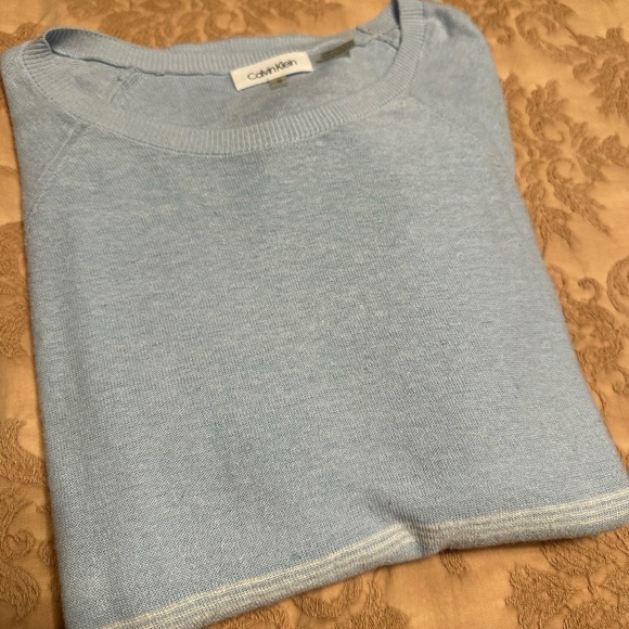 Calvin Klein Sweater - Picture 2 of 3
